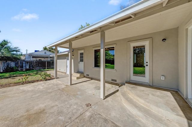 3330 Potter Ln, Sacramento, CA 95821