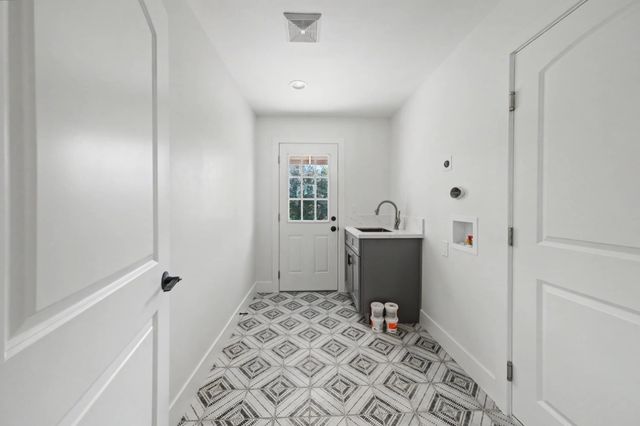 3330 Potter Ln, Sacramento, CA 95821