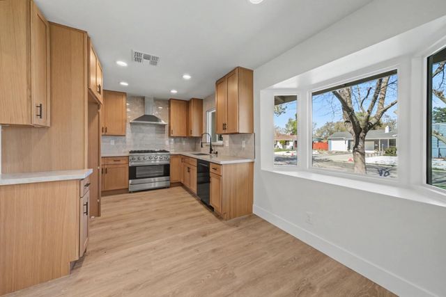 3330 Potter Ln, Sacramento, CA 95821