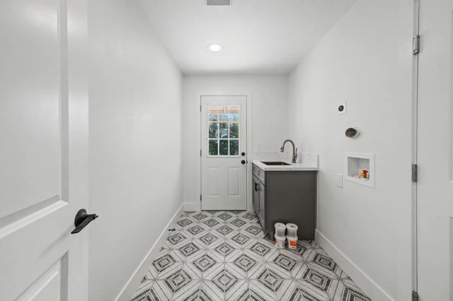 3330 Potter Ln, Sacramento, CA 95821