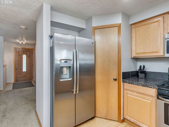 16695 S ANNETTE Dr, Oregon City, OR 97045