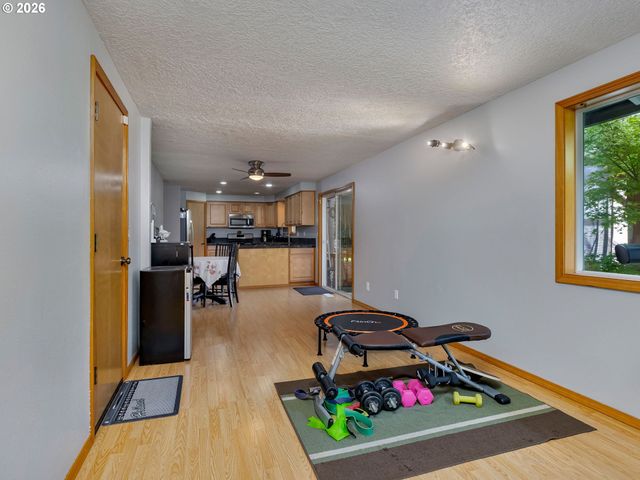 16695 S ANNETTE Dr, Oregon City, OR 97045