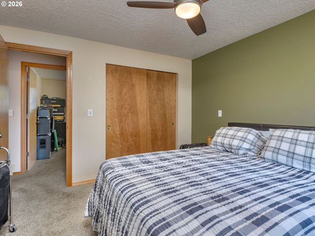 16695 S ANNETTE Dr, Oregon City, OR 97045