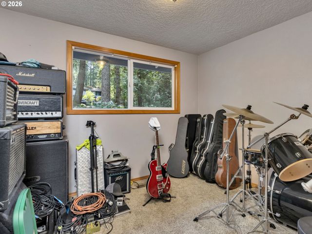 16695 S ANNETTE Dr, Oregon City, OR 97045