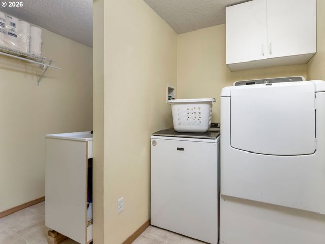 16695 S ANNETTE Dr, Oregon City, OR 97045