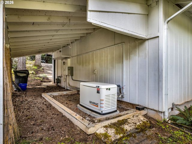 16695 S ANNETTE Dr, Oregon City, OR 97045