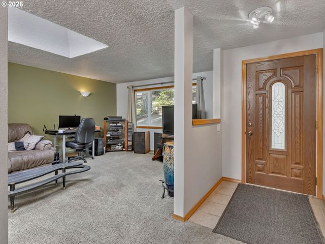 16695 S ANNETTE Dr, Oregon City, OR 97045