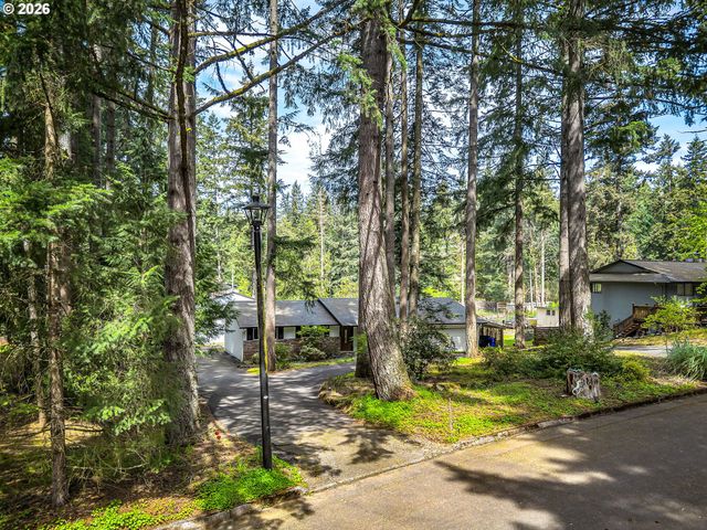 16695 S ANNETTE Dr, Oregon City, OR 97045