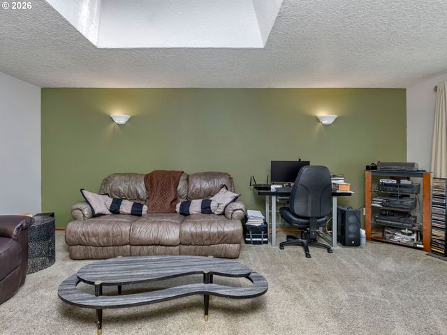 16695 S ANNETTE Dr, Oregon City, OR 97045