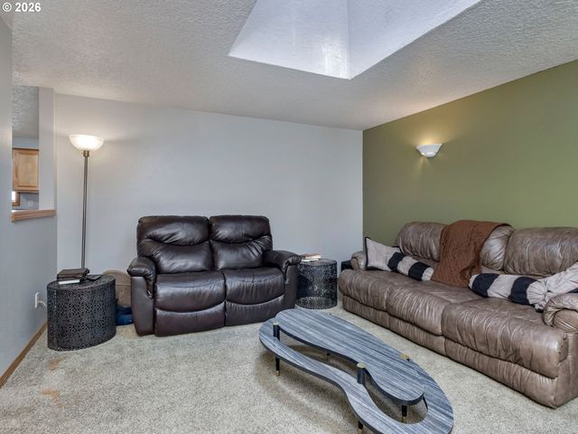 16695 S ANNETTE Dr, Oregon City, OR 97045