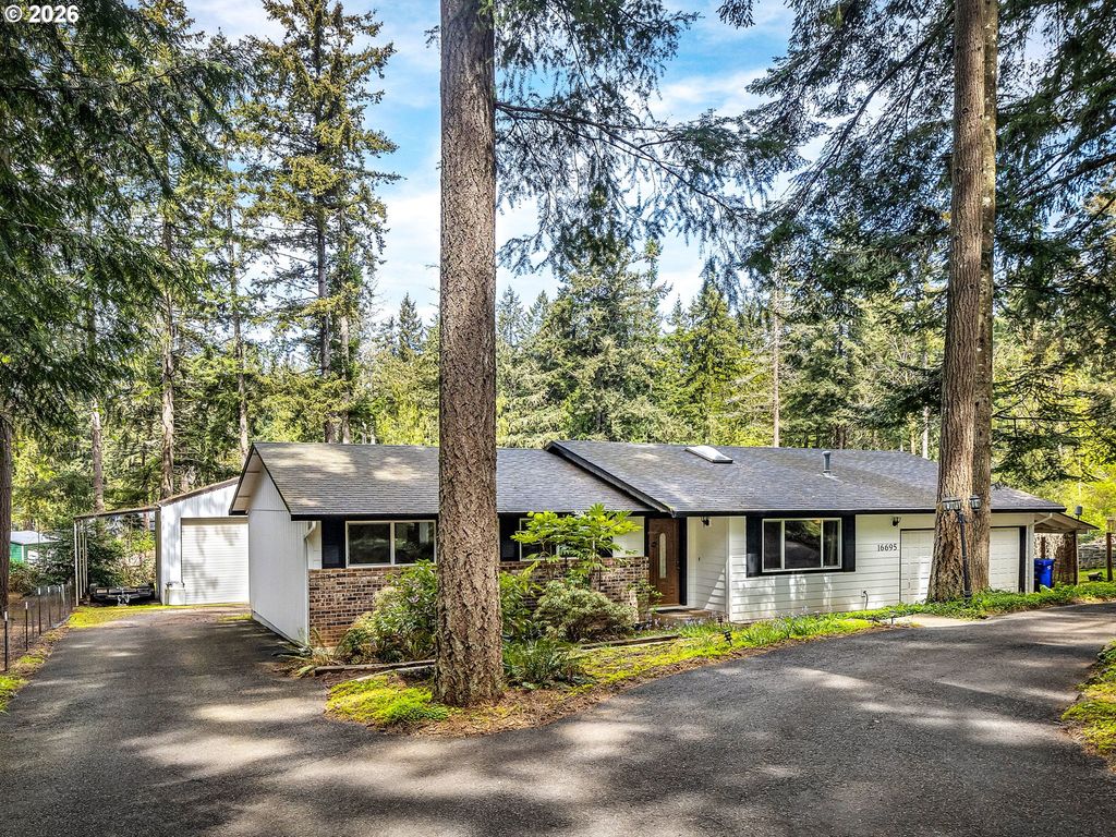 16695 S ANNETTE Dr, Oregon City, OR 97045