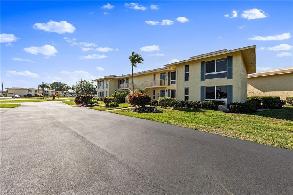 378 Palm DR 4, NAPLES, FL 34112 — photo 4