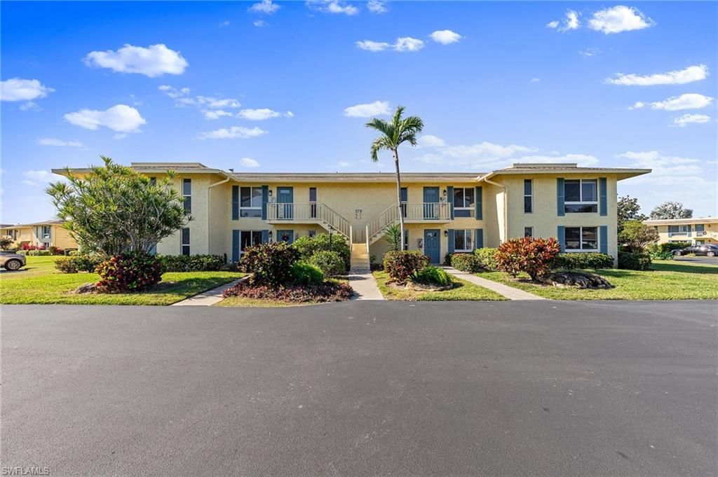378 Palm DR 4, NAPLES, FL 34112 — photo 5