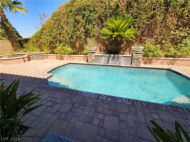 892 White Sparrow Street, Henderson, NV 89052