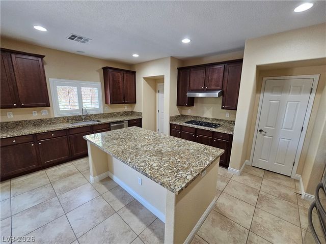 892 White Sparrow Street, Henderson, NV 89052