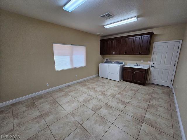 892 White Sparrow Street, Henderson, NV 89052