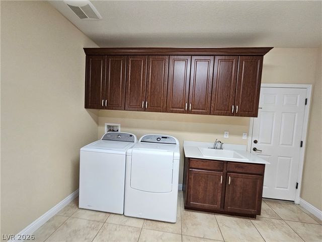 892 White Sparrow Street, Henderson, NV 89052