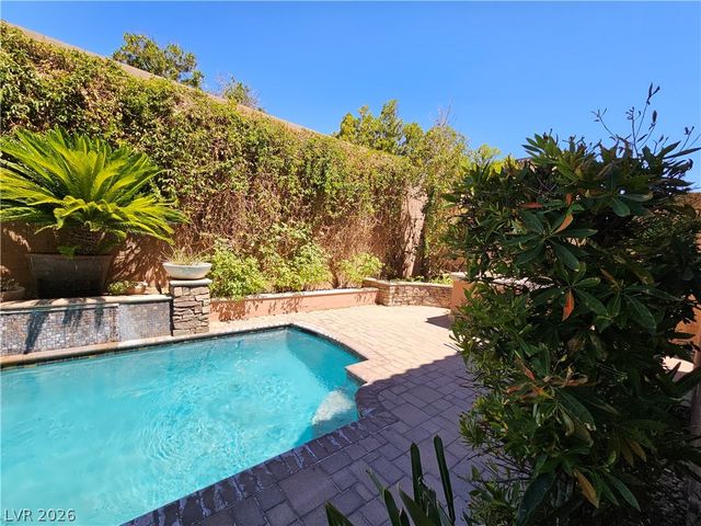 892 White Sparrow Street, Henderson, NV 89052