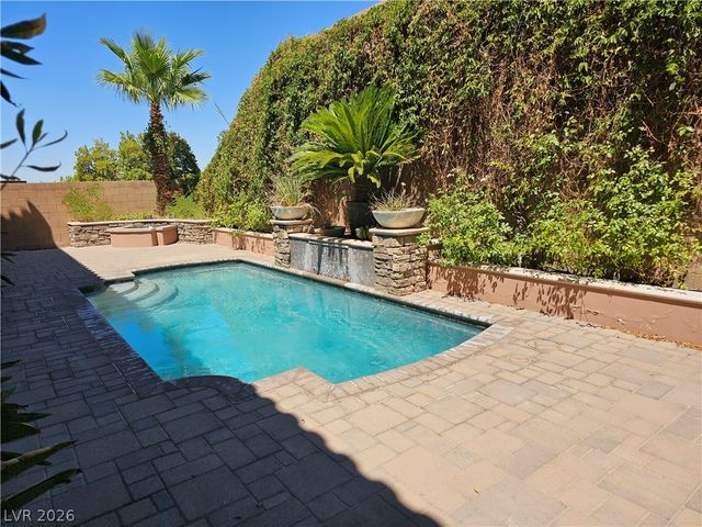 892 White Sparrow Street, Henderson, NV 89052