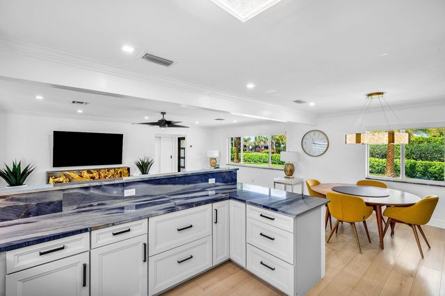 2866 SW 8th Street, Boynton Beach, FL 33435