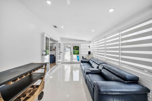2866 SW 8th Street, Boynton Beach, FL 33435