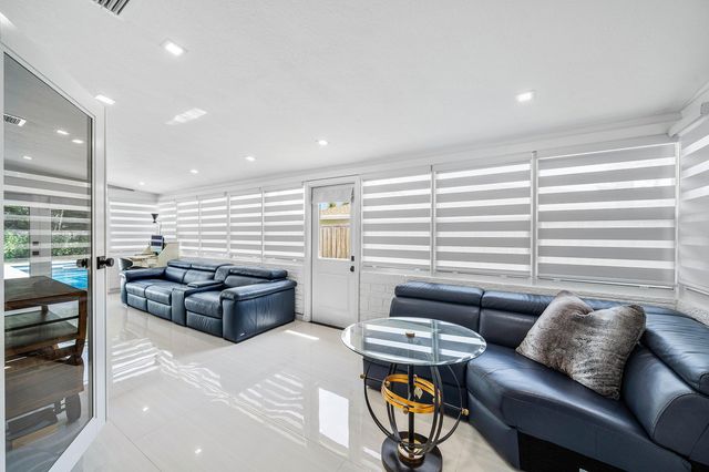 2866 SW 8th Street, Boynton Beach, FL 33435