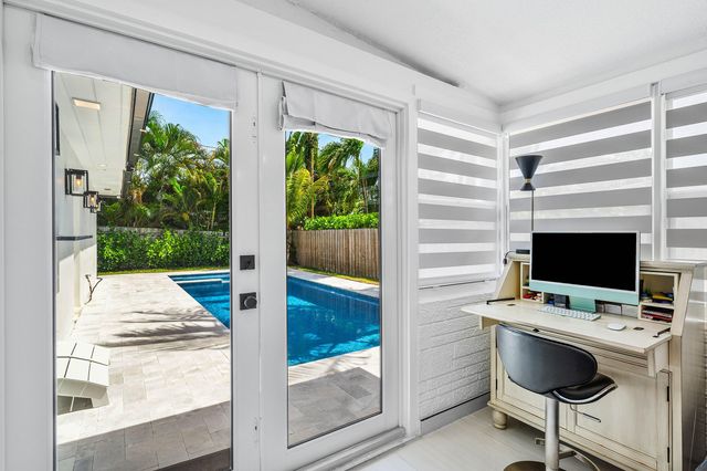 2866 SW 8th Street, Boynton Beach, FL 33435