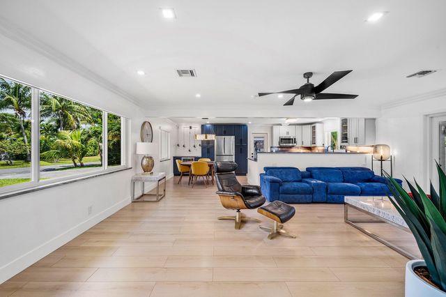 2866 SW 8th Street, Boynton Beach, FL 33435