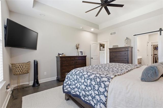 20143 Tonganoxie Drive, Tonganoxie, KS 66086