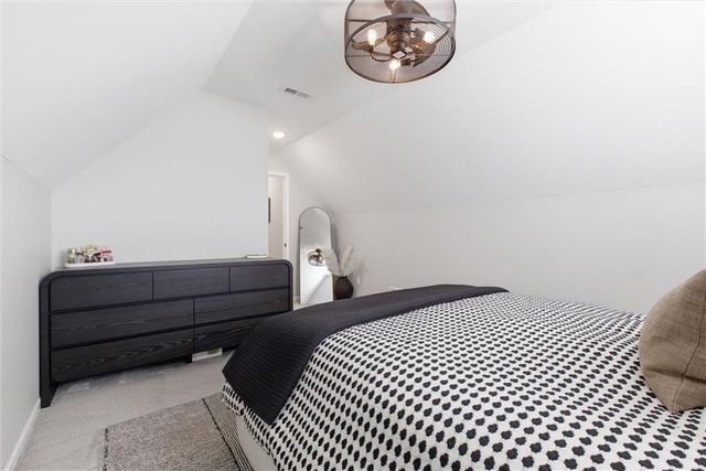 20143 Tonganoxie Drive, Tonganoxie, KS 66086