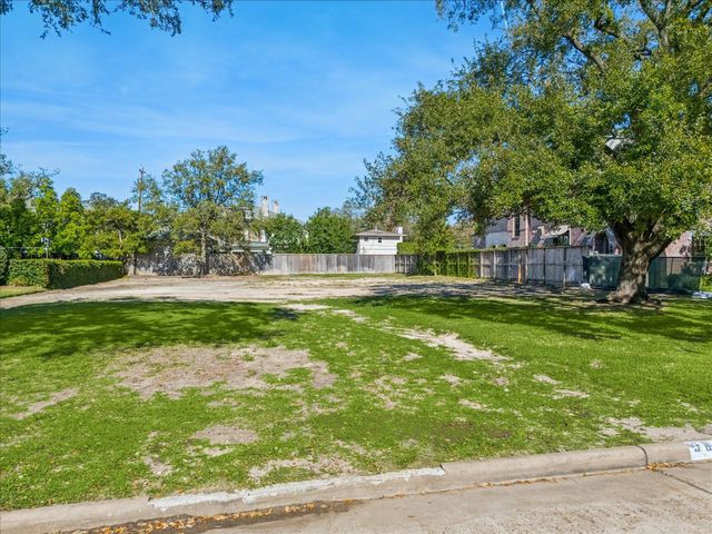 5660 Longmont Drive, Houston, TX 77056