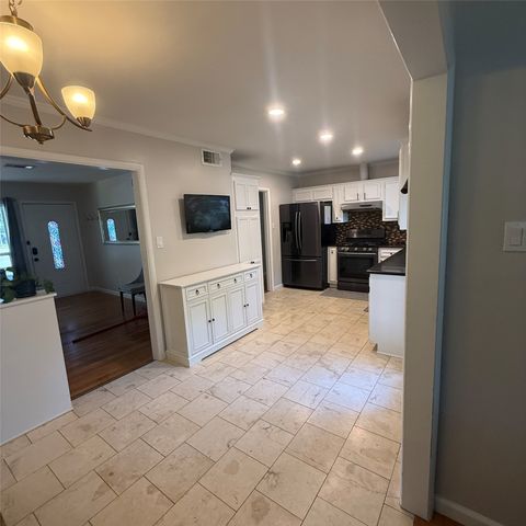 1808 Donna Street, Arlington, TX 76013