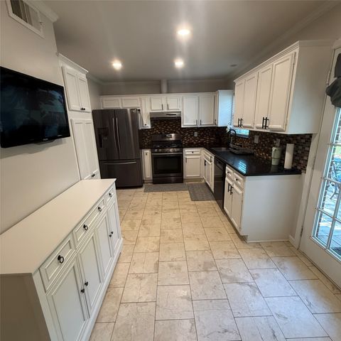 1808 Donna Street, Arlington, TX 76013