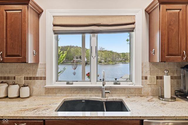 3806 N Foxcliff Drive E, Martinsville, IN 46151