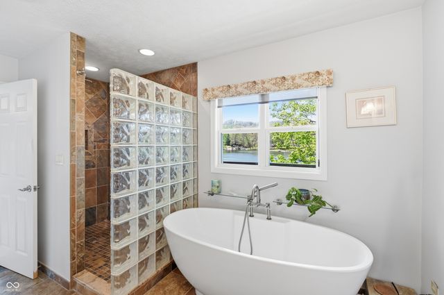 3806 N Foxcliff Drive E, Martinsville, IN 46151