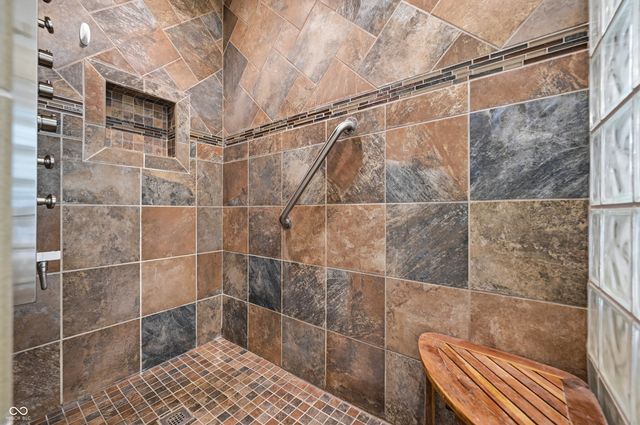 3806 N Foxcliff Drive E, Martinsville, IN 46151