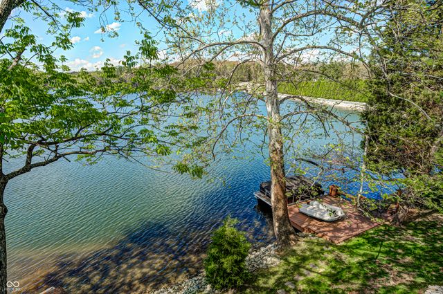 3806 N Foxcliff Drive E, Martinsville, IN 46151