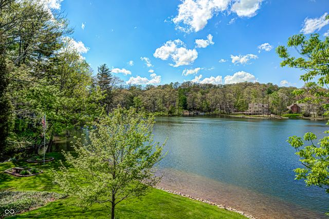 3806 N Foxcliff Drive E, Martinsville, IN 46151
