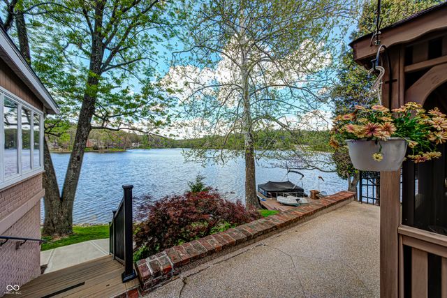 3806 N Foxcliff Drive E, Martinsville, IN 46151