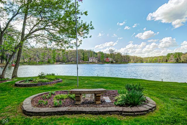 3806 N Foxcliff Drive E, Martinsville, IN 46151