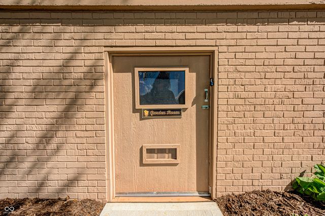 3806 N Foxcliff Drive E, Martinsville, IN 46151