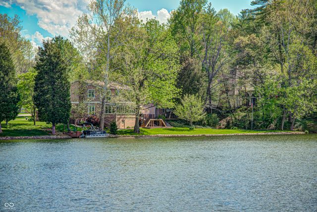 3806 N Foxcliff Drive E, Martinsville, IN 46151