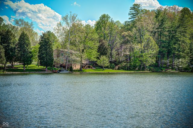 3806 N Foxcliff Drive E, Martinsville, IN 46151