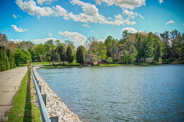 3806 N Foxcliff Drive E, Martinsville, IN 46151