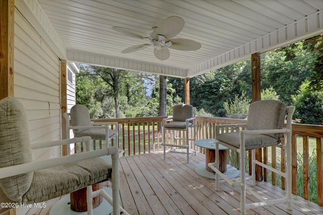 714 Cedar Avenue, Hampstead, NC 28443