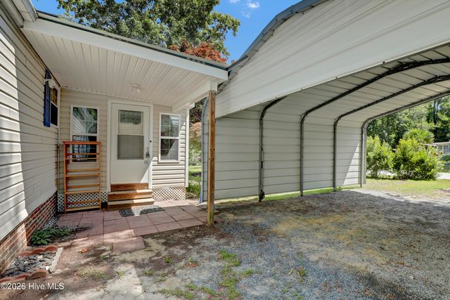 714 Cedar Avenue, Hampstead, NC 28443