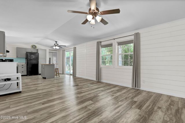 714 Cedar Avenue, Hampstead, NC 28443