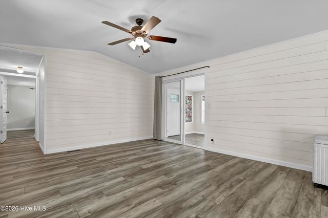 714 Cedar Avenue, Hampstead, NC 28443
