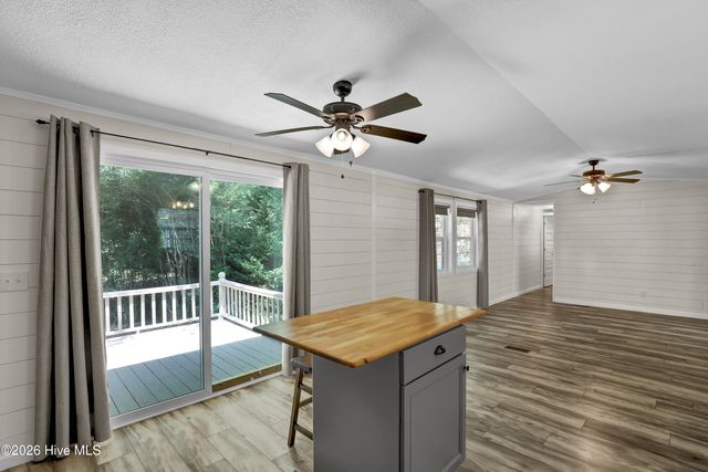 714 Cedar Avenue, Hampstead, NC 28443