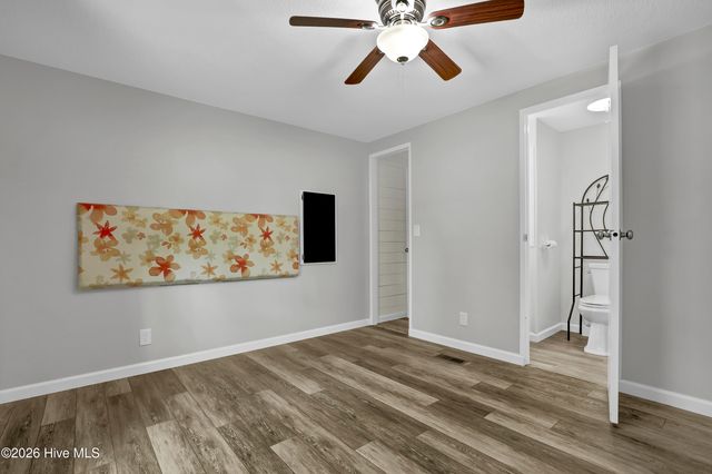 714 Cedar Avenue, Hampstead, NC 28443